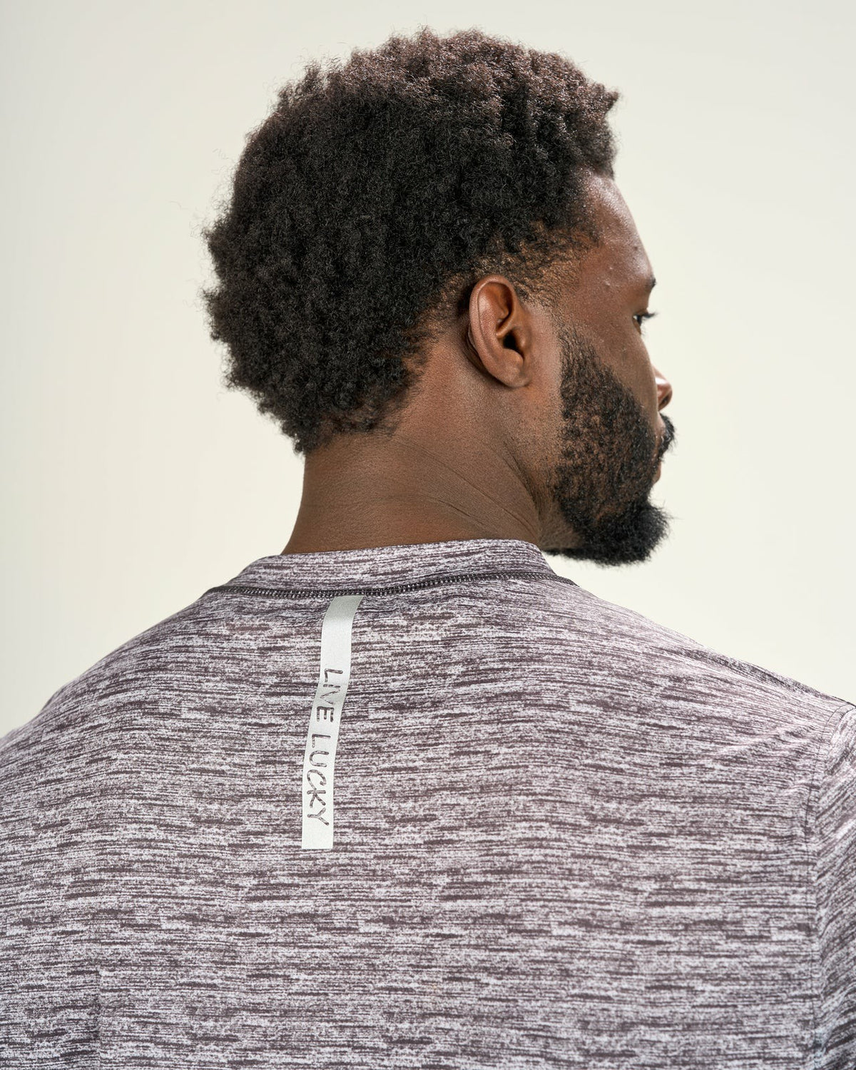 Black Clover Men's Light Grey Athletic Fit Tee for Gym and Performance