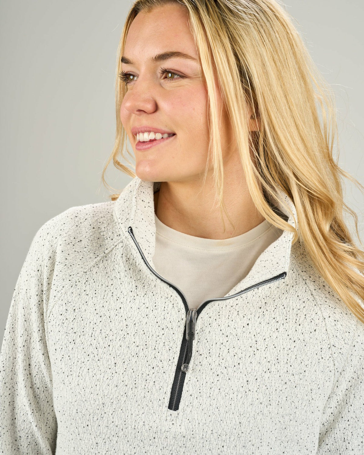 Black Clover Women's White Textured Quarter-Zip Pullover