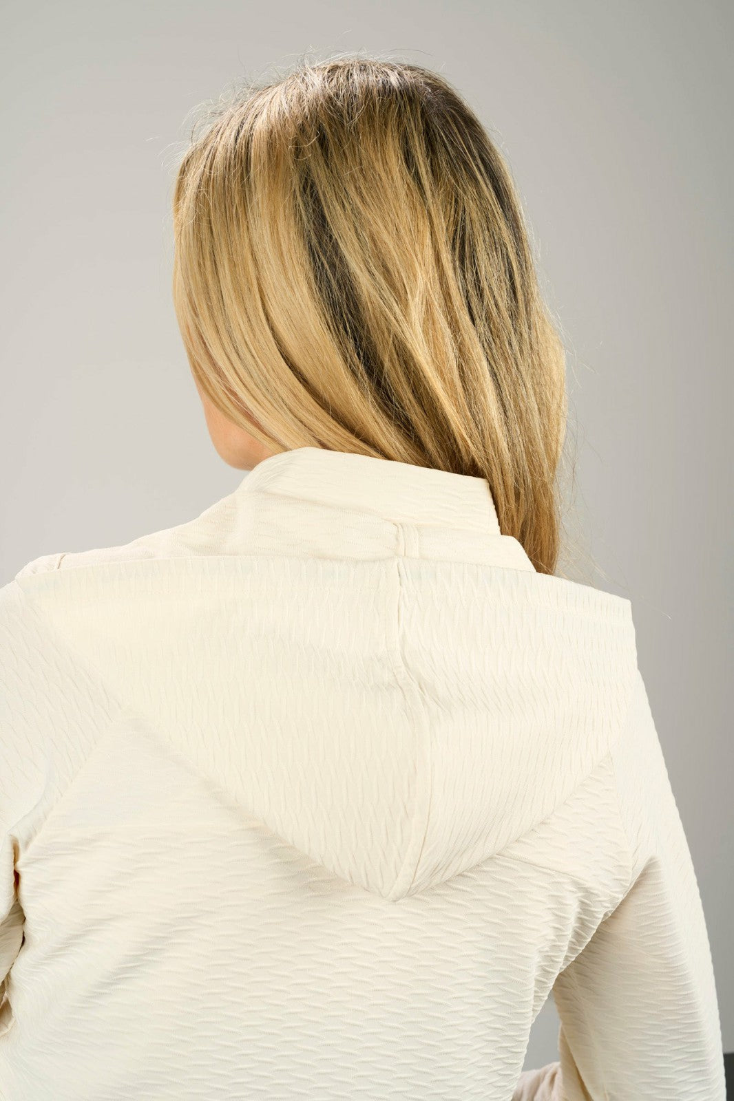 Black Clover Women's Textured Cream Athletic Jacket for Golf or Tennis