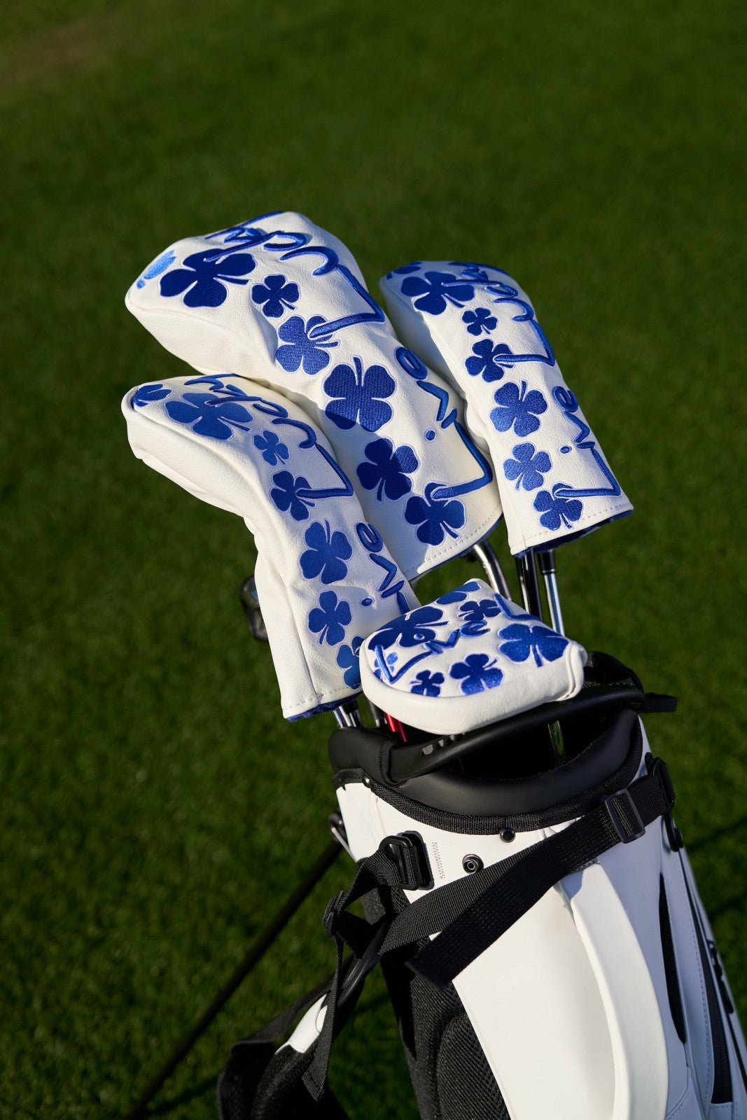 Black Clover Live Lucky "Electric Blue" Blade Putter Cover